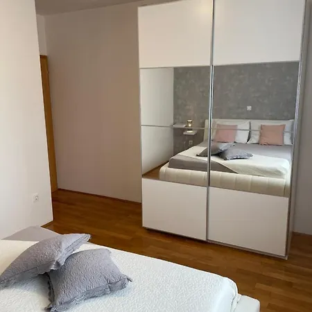Tony Apartament *