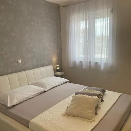 Tony Apartament Biograd Na Moru