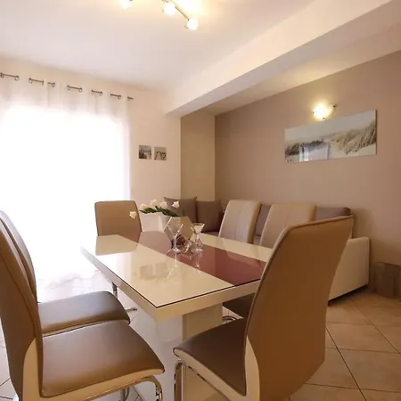 Tony Apartament Biograd Na Moru