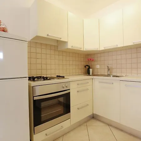 Tony Apartament Biograd Na Moru