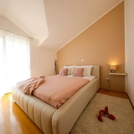 Tony Apartament