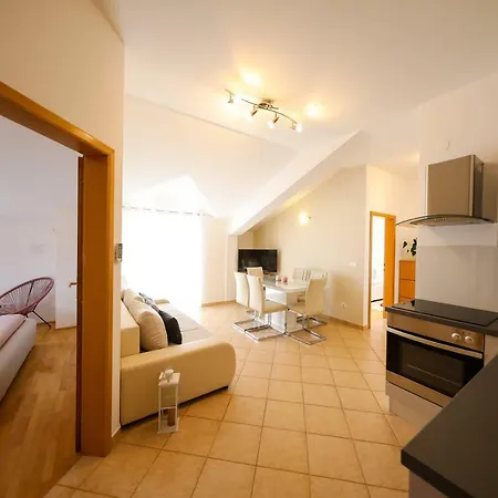 Tony アパート ビオグラード・ナ・モル