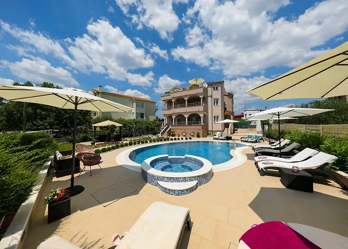 Tony 비오그라드나모루