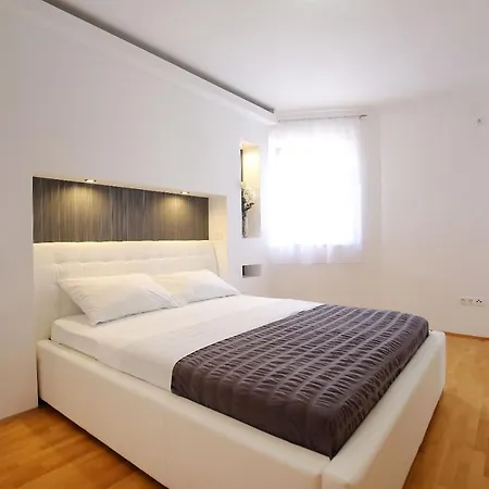 Tony Apartmán Biograd Na Moru