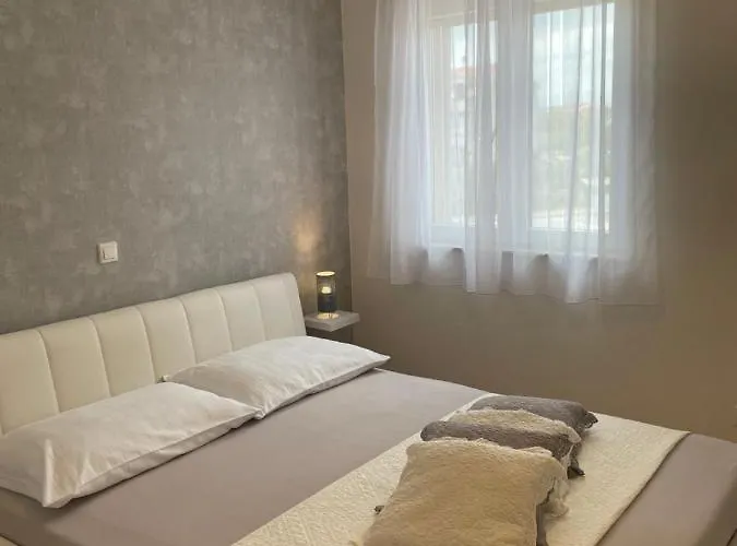 Tony Apartman Biograd na Moru