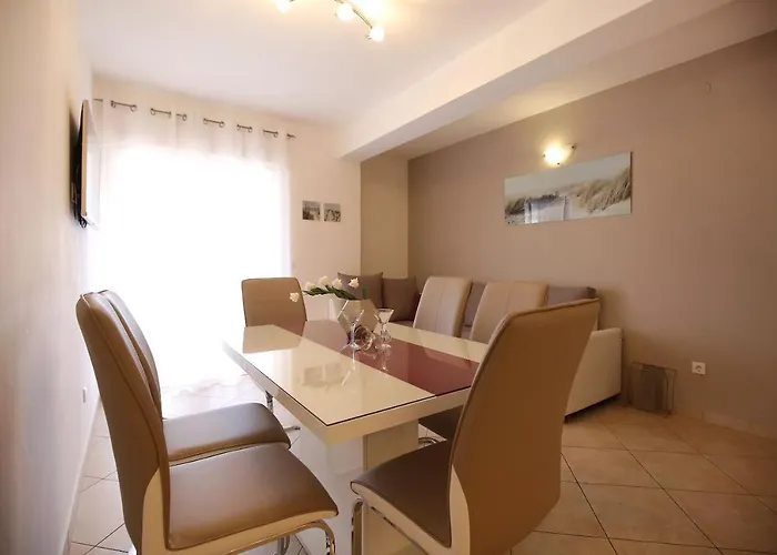 Tony Apartman Biograd na Moru