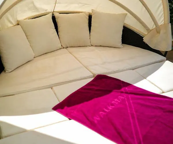 Tony ビオグラード・ナ・モル