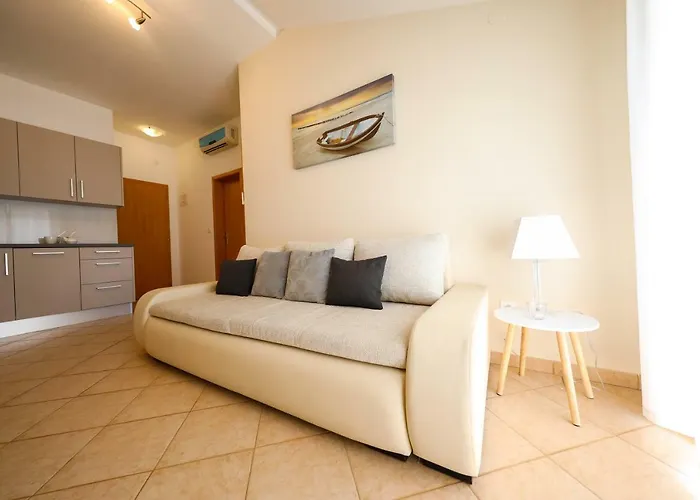 Tony アパート ビオグラード・ナ・モル