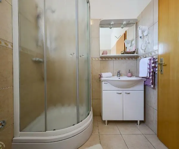 Tony Biograd Na Moru