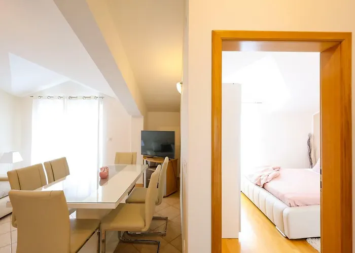 Tony アパート ビオグラード・ナ・モル